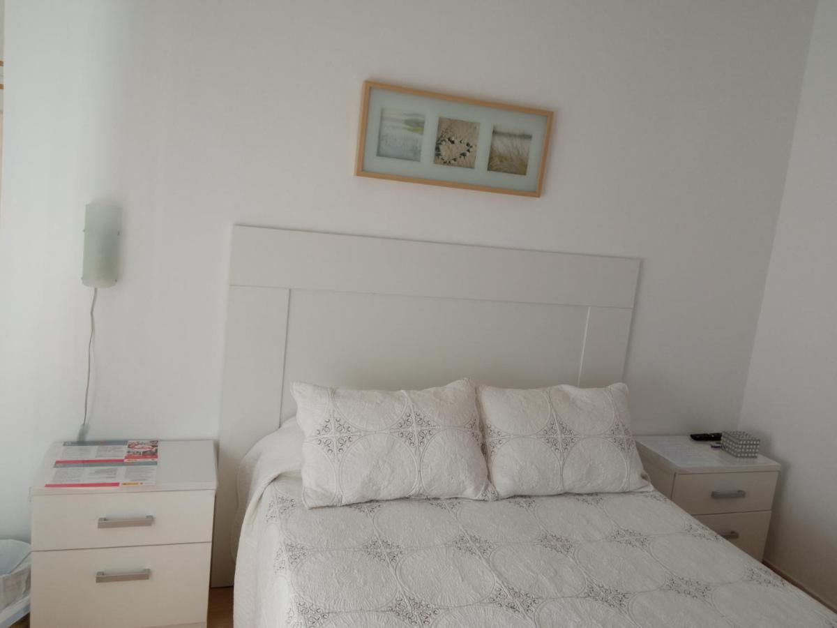 Habitación Individual En Apartamento Compartido Con La Anfitriona Sevilla Exterior foto