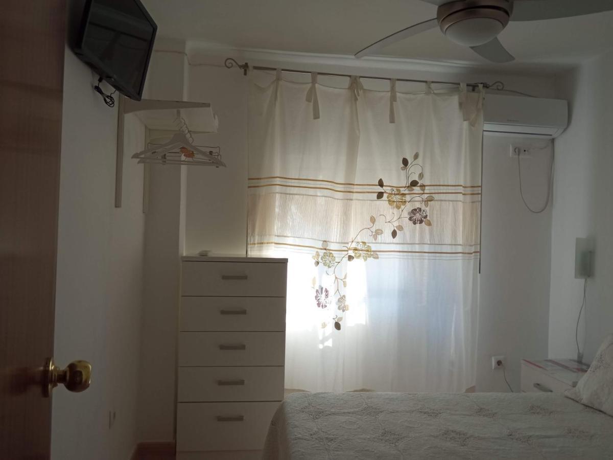Habitación Individual En Apartamento Compartido Con La Anfitriona Sevilla Exterior foto